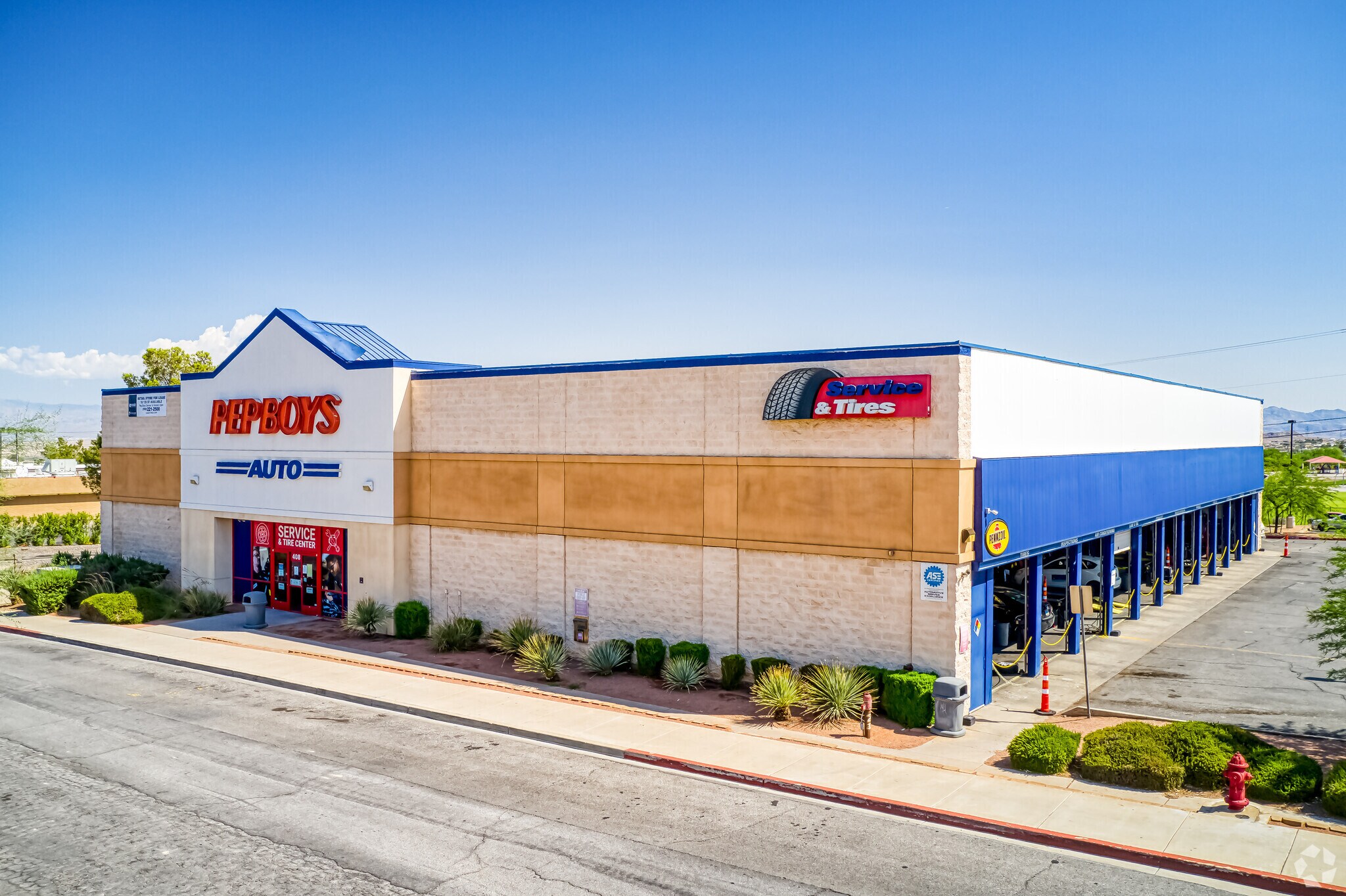498 S Boulder Hwy, Henderson, NV à louer Photo principale– Image 1 sur 8