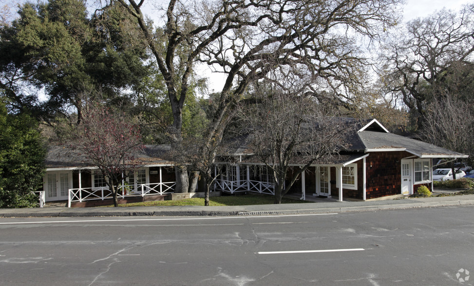 104-122 Camino Pablo, Orinda, CA à louer - Photo principale – Image 1 sur 2