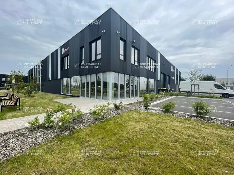 Local d'activités dans Avelin à vendre - Photo de l’immeuble – Image 2 sur 19