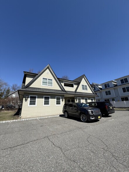 11 Park, Harrington Park, NJ à louer - Photo de l’immeuble – Image 1 sur 1