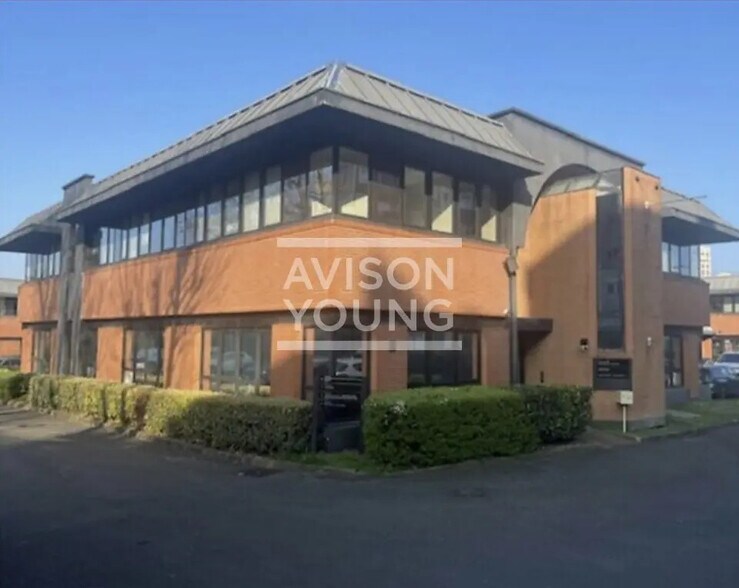 Local d’activités dans Saint-Ouen-sur-Seine à louer - Photo de l’immeuble – Image 1 sur 2