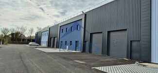 Plus de détails pour Local d'activités à louer