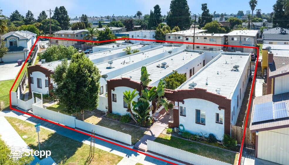 2652-2728 E 15th St, Long Beach, CA à vendre - Photo de l’immeuble – Image 1 sur 14