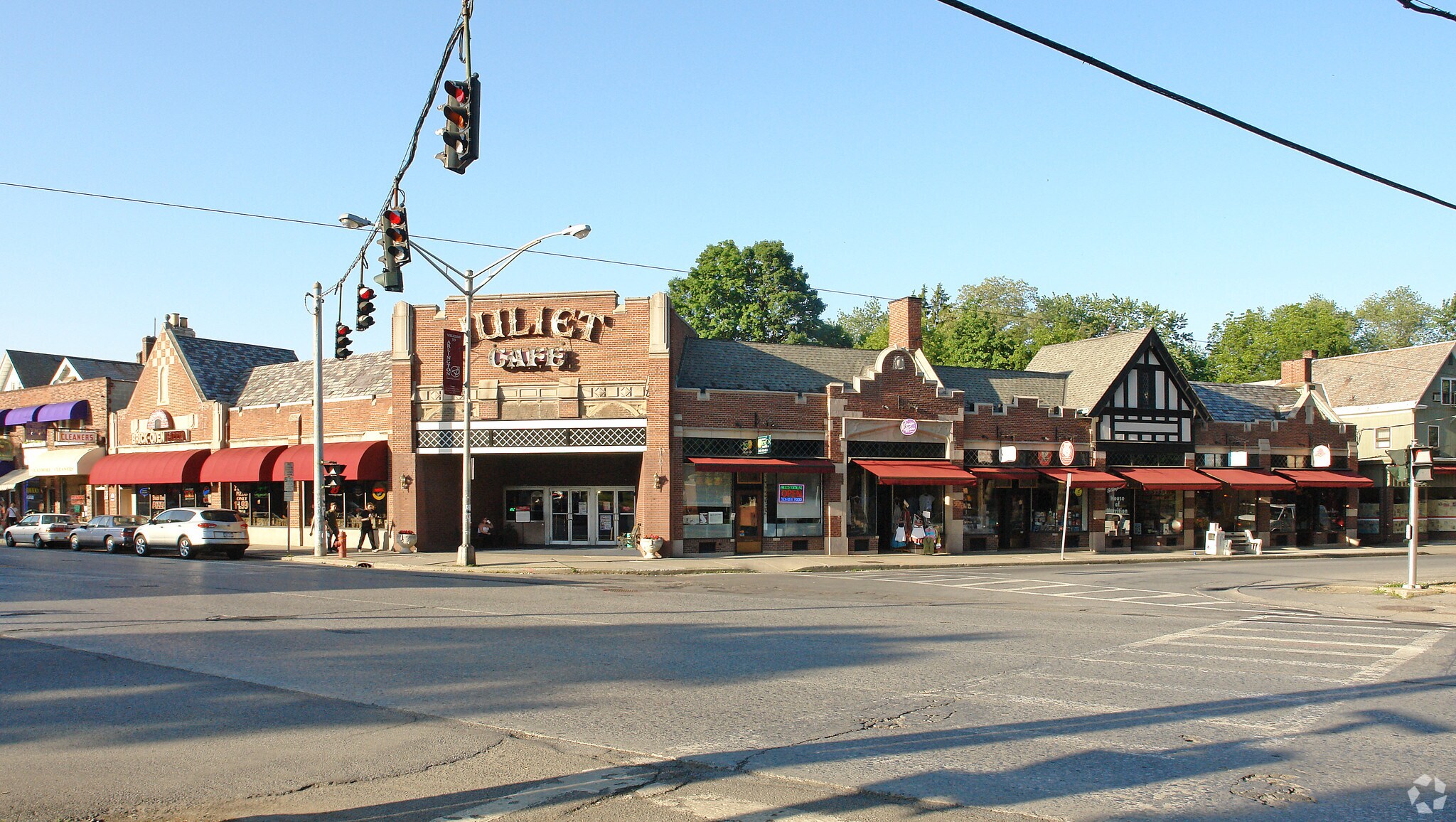 60 Raymond Ave, Poughkeepsie, NY à louer Photo principale– Image 1 sur 3