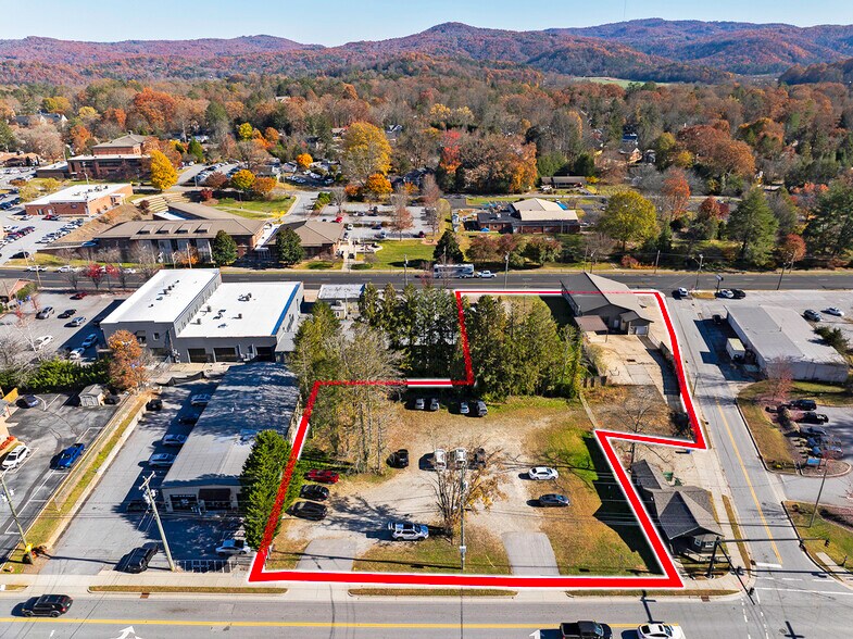 280 S Broad St, Brevard, NC à vendre - Photo de l’immeuble – Image 1 sur 13