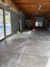 205-215 W 1st St, Tustin, CA à louer Photo intérieure– Image 1 sur 14