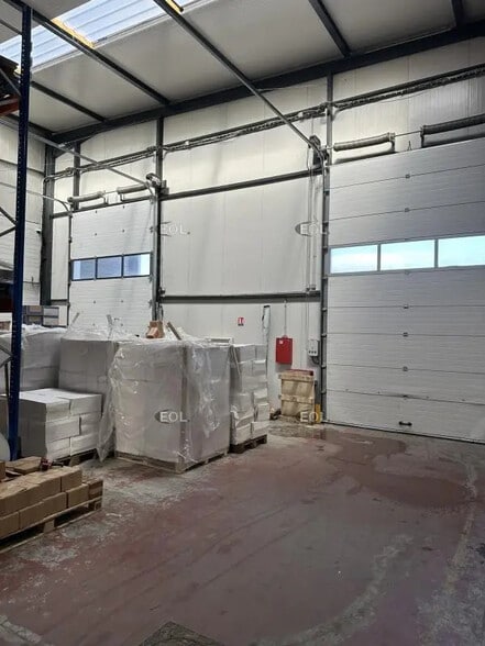 Local d’activités dans Goussainville à louer - Photo de l’immeuble – Image 2 sur 6