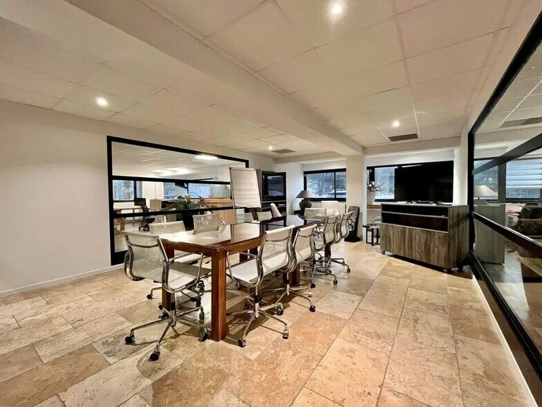 Bureau dans Vallauris à vendre - Photo de l’immeuble – Image 2 sur 8