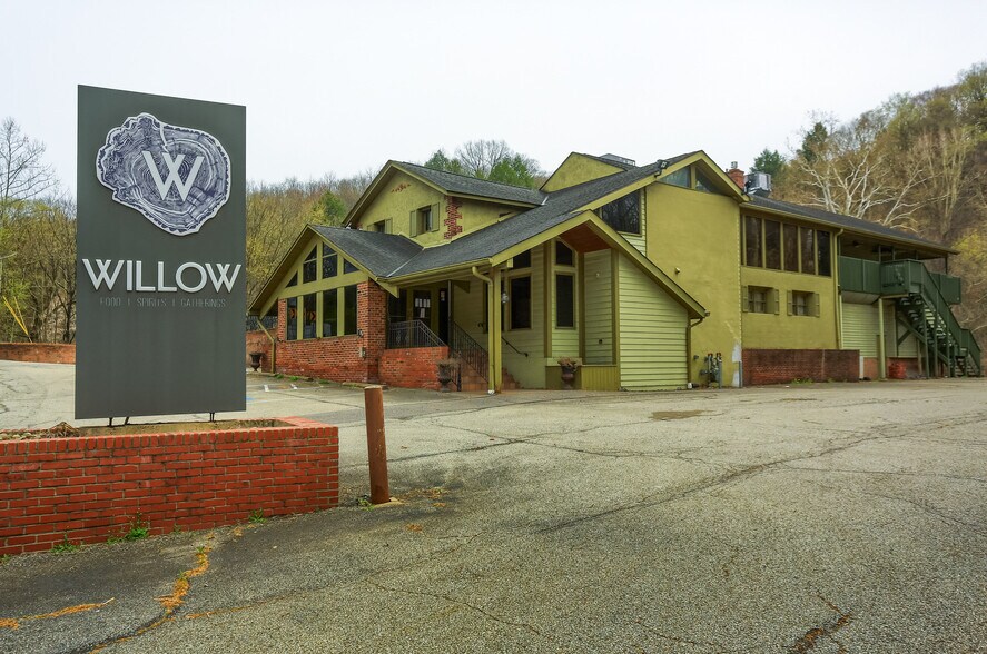 634 Camp Horne Rd, Pittsburgh, PA à vendre - Photo de l’immeuble – Image 1 sur 97