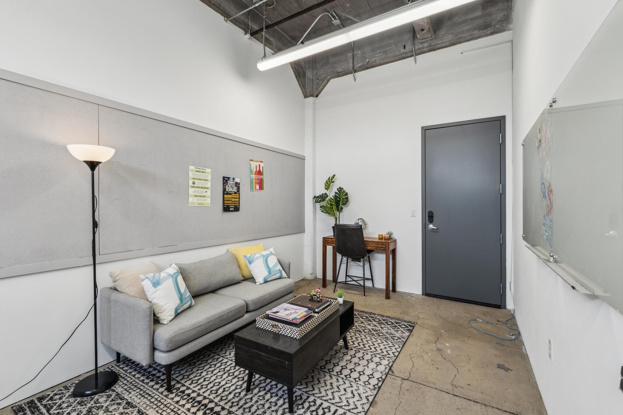 2744 E 11th St, Oakland, CA à louer Photo intérieure– Image 1 sur 6