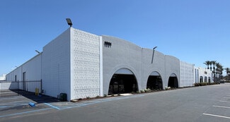 Plus de détails pour 1901 E Edinger Ave, Santa Ana, CA - Industriel/Logistique à louer