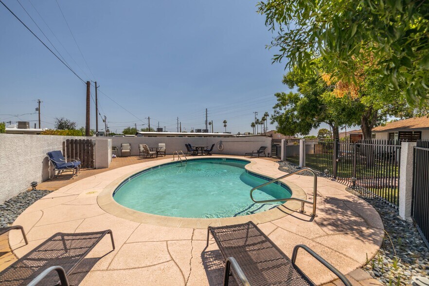 7625 N 12th St, Phoenix, AZ à vendre - Photo de l’immeuble – Image 3 sur 10