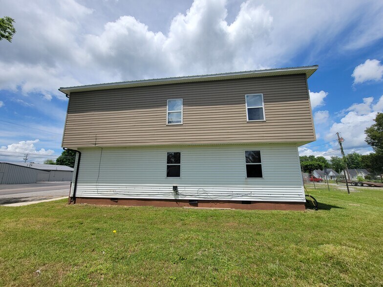 103 White St, McMinnville, TN à vendre - Photo de l’immeuble – Image 3 sur 15