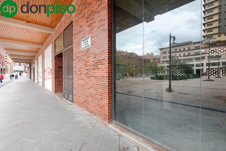 Local commercial dans Granada à vendre - Photo de l’immeuble – Image 2 sur 24