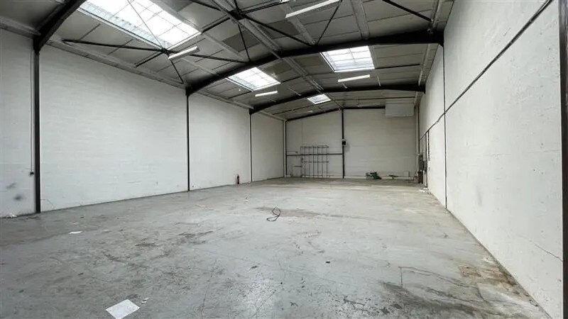 Local d’activités dans Pontault-Combault à louer Photo de l’immeuble– Image 1 sur 8