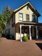 317 NW Gilman Blvd, Issaquah, WA à louer Photo intérieure– Image 1 sur 3