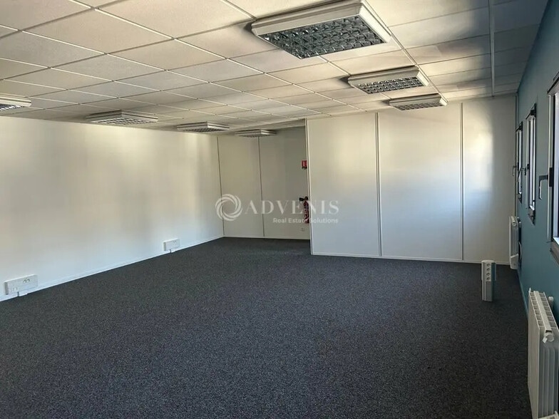 Bureau dans Tours à louer - Photo de l’immeuble – Image 3 sur 10