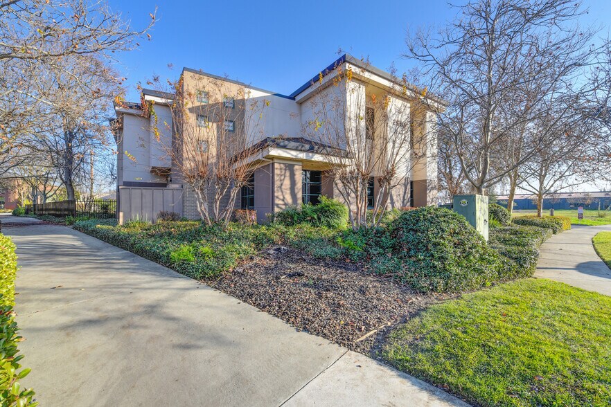 2940 Spafford St, Davis, CA à louer - Photo de l’immeuble – Image 2 sur 17