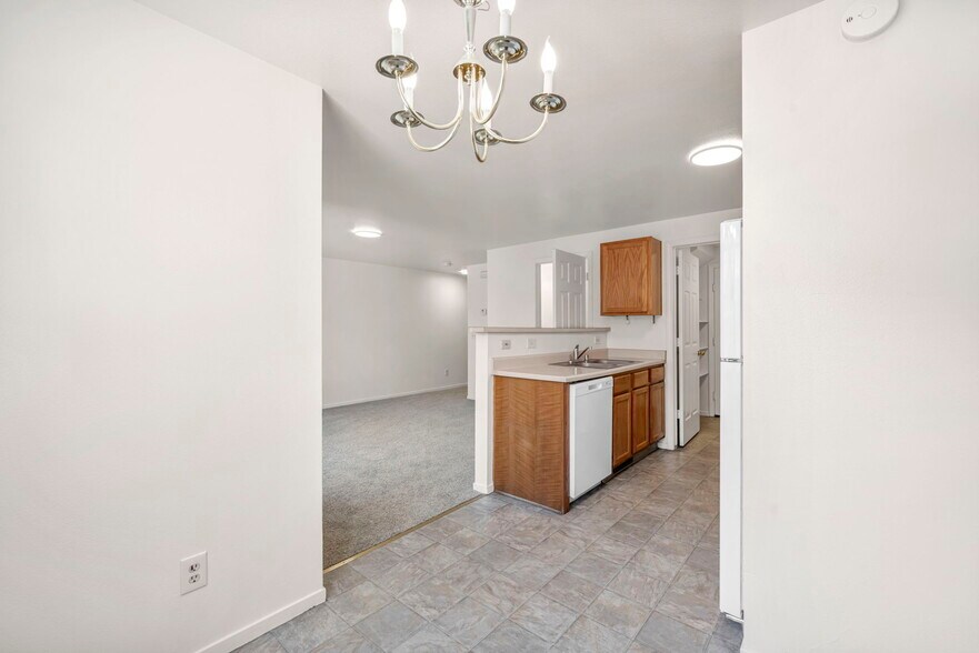 3936 Village Dr, Carson City, NV à vendre - Photo de l’immeuble – Image 3 sur 39