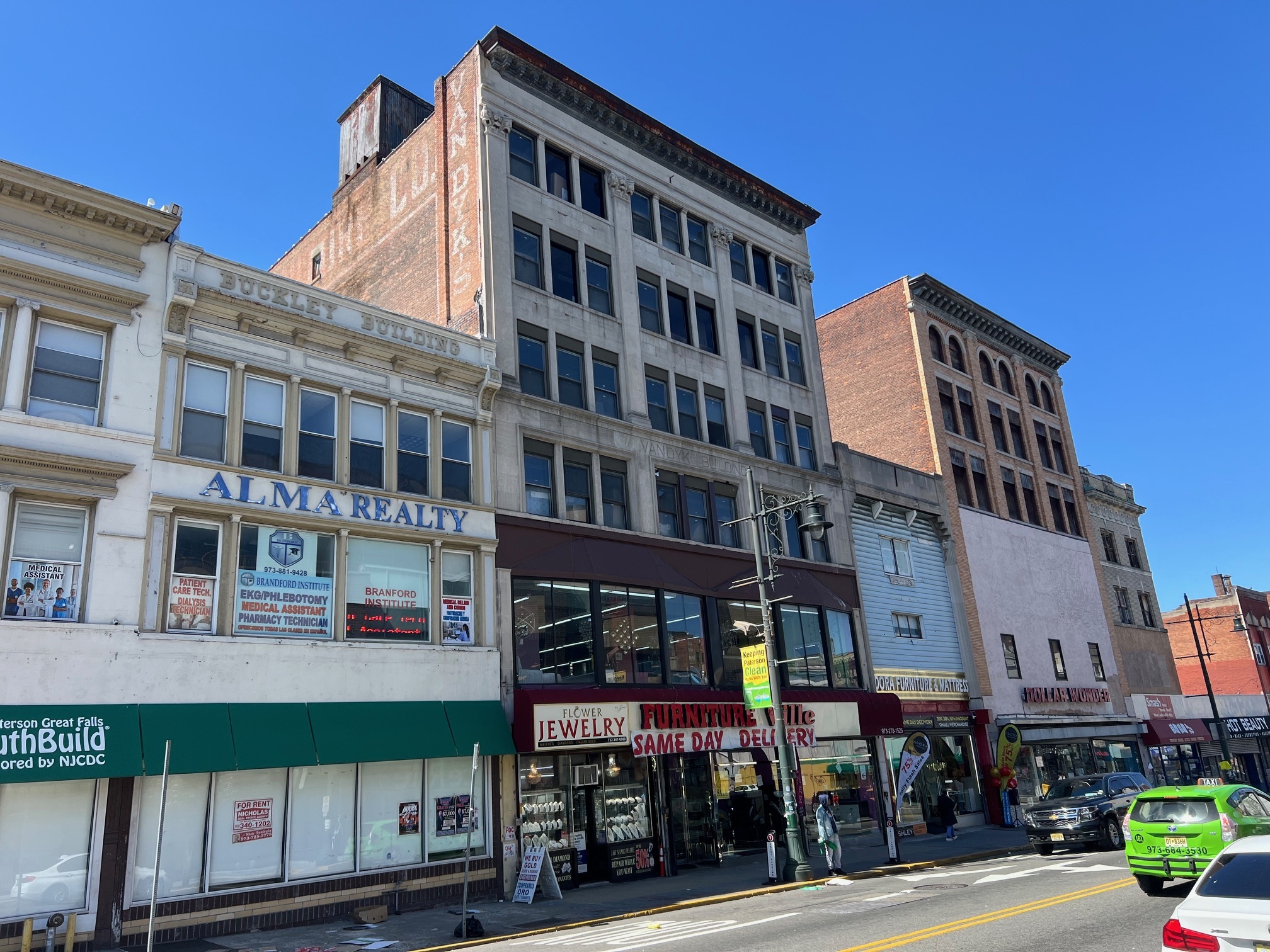 300 Main St, Paterson, NJ à vendre Photo de l’immeuble– Image 1 sur 20