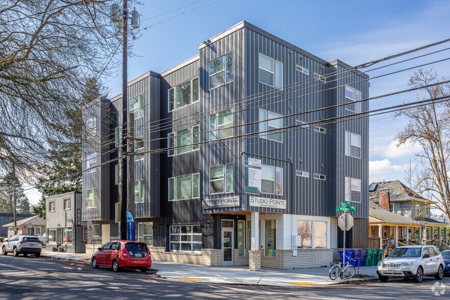 5605 SE Milwaukie Ave, Portland, OR à vendre - Photo principale – Image 1 sur 33