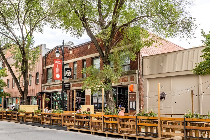 1579-1587 Saint-Laurent Boul, Montréal, QC à louer - Photo de l’immeuble – Image 3 sur 3