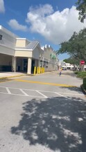 2436 W 60th St, Hialeah, FL à louer - Vidéo sur l’annonce professionnelle 