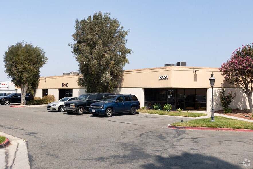2021 W Commonwealth Ave, Fullerton, CA à louer - Photo principale – Image 1 sur 4
