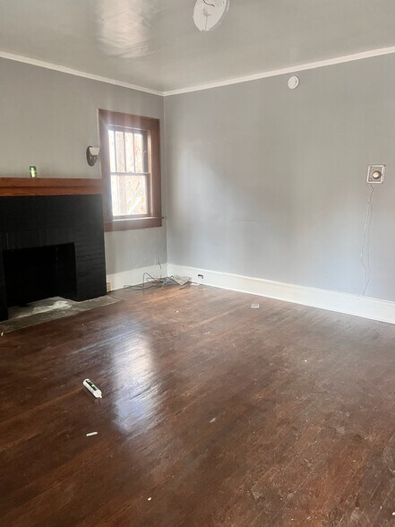 2106 Westover Ave SW, Roanoke, VA à vendre - Photo intérieure – Image 2 sur 15