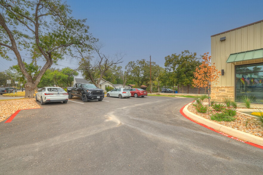 840 S Business IH 35 St, New Braunfels, TX à louer - Photo de l’immeuble – Image 3 sur 14