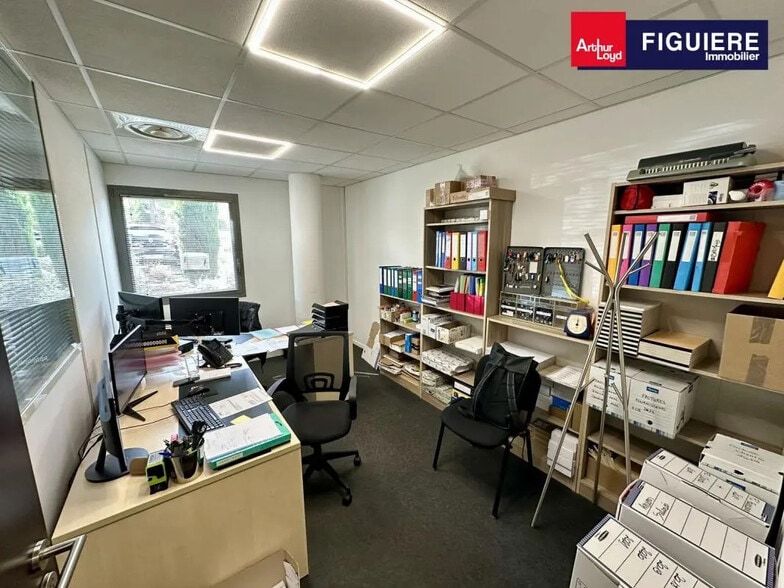 240 Rue Louis De Broglie, Aix-en-Provence à louer - Photo de l’immeuble – Image 3 sur 8