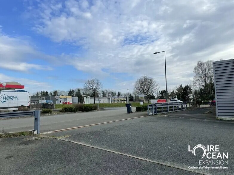 Local d'activités dans BEAUPREAU à vendre - Photo de l’immeuble – Image 2 sur 6