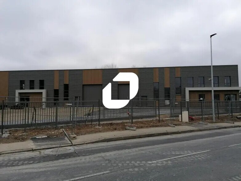 Local d’activités dans Trévoux à louer - Photo de l’immeuble – Image 1 sur 7