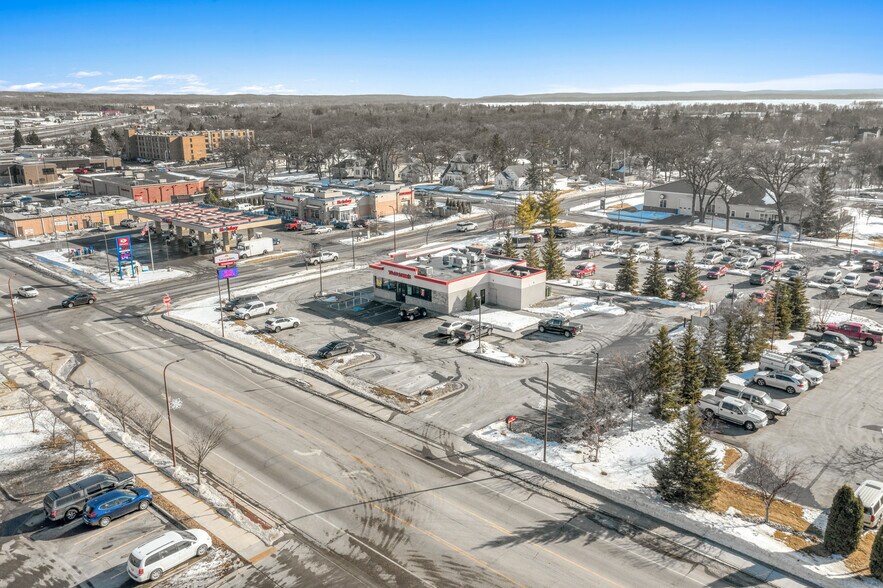 233 Frazee St E, Detroit Lakes, MN à vendre - Photo de l’immeuble – Image 2 sur 2