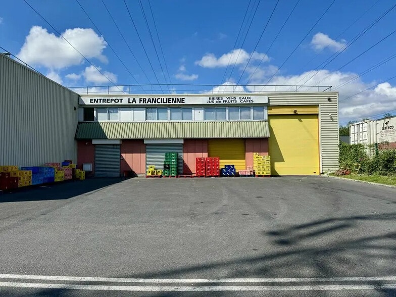 Local d’activités dans Villetaneuse à louer - Photo de l’immeuble – Image 3 sur 4