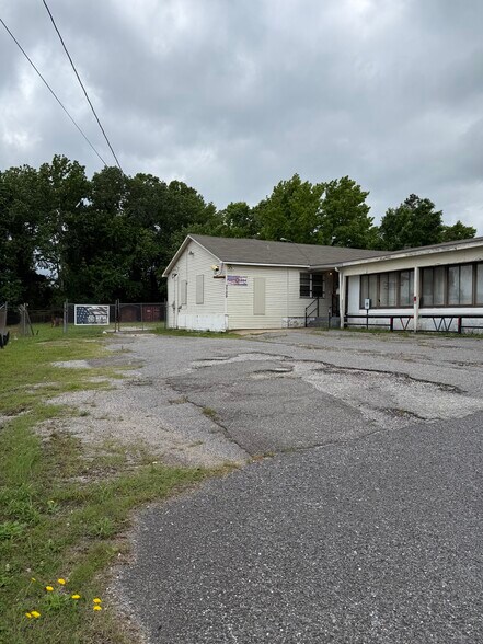 3709 E Raines Rd, Memphis, TN à vendre - Photo principale – Image 1 sur 8