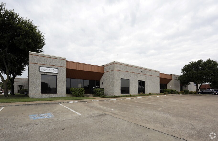 1110 Collins Blvd E, Richardson, TX à louer - Photo principale – Image 1 sur 20