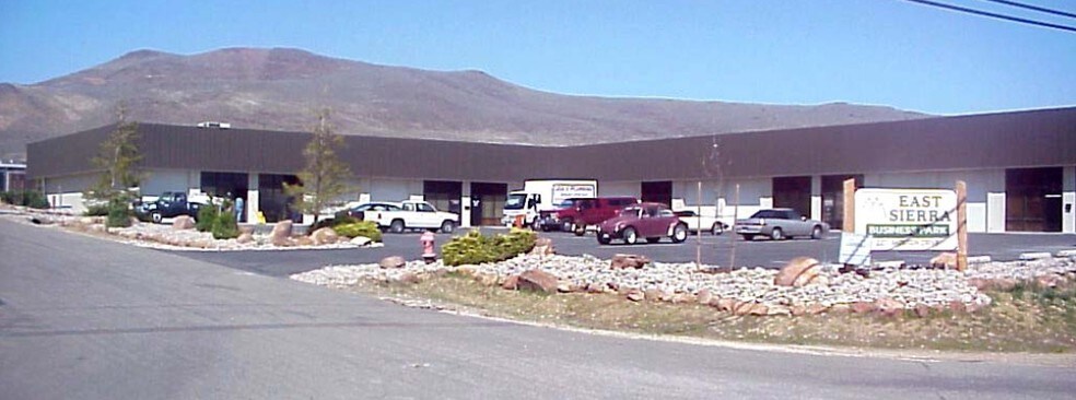 2211 Mouton Dr, Carson City, NV à louer - Photo de l’immeuble – Image 2 sur 7