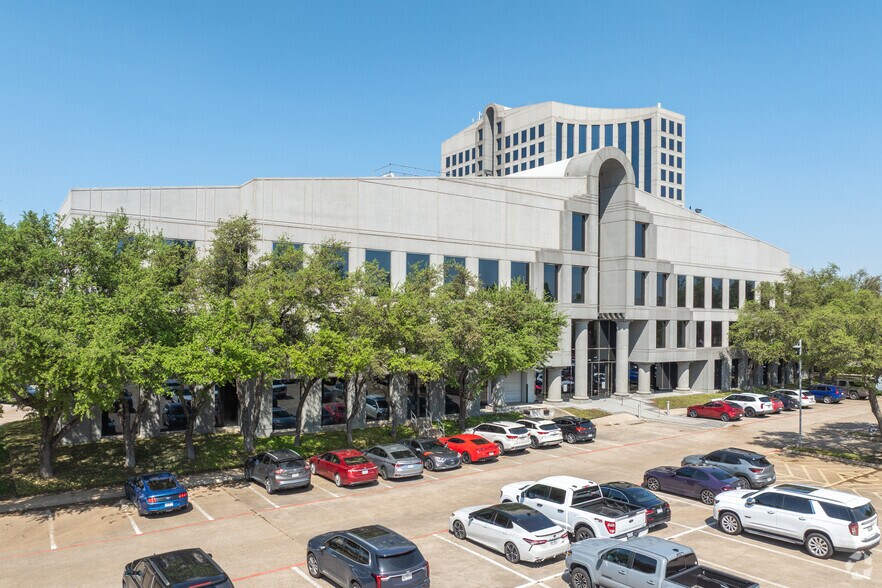 17300 Preston Rd, Dallas, TX à vendre - Photo de l’immeuble – Image 3 sur 9