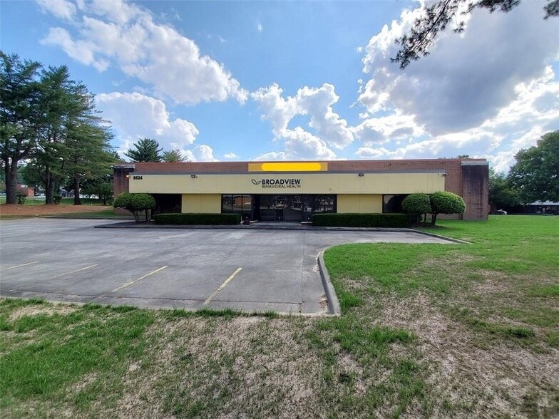 6624 Jimmy Carter Blvd, Peachtree Corners, GA à louer - Photo de l’immeuble – Image 3 sur 16
