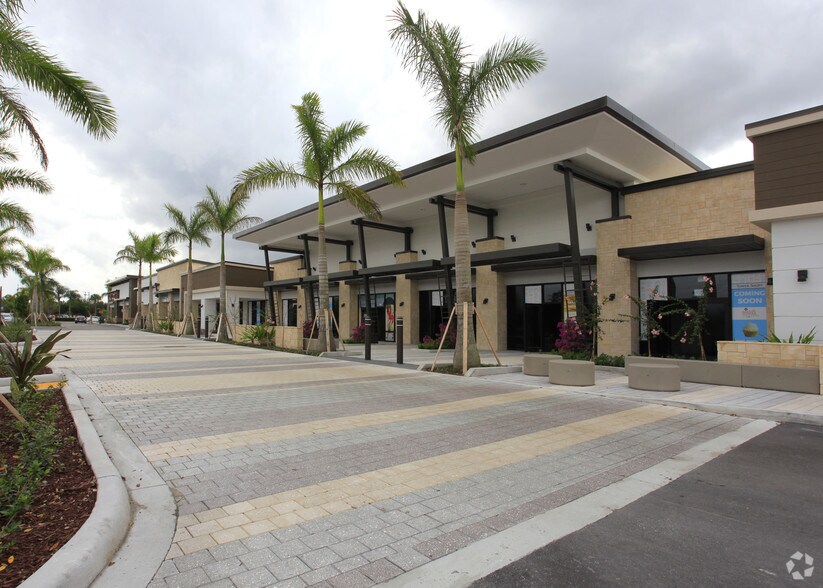 1904 S University Dr, Davie, FL à louer - Photo de l’immeuble – Image 1 sur 14