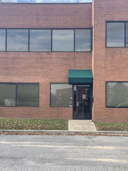 7524 WB&A Rd, Glen Burnie, MD à louer - Photo de l’immeuble – Image 1 sur 13
