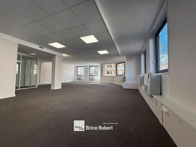 Plus de détails pour 103 Avenue Maréchal De Saxe, Lyon - Bureau à louer
