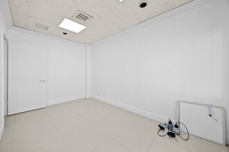 1940 Harrison St, Hollywood, FL à louer Photo intérieure– Image 2 sur 6