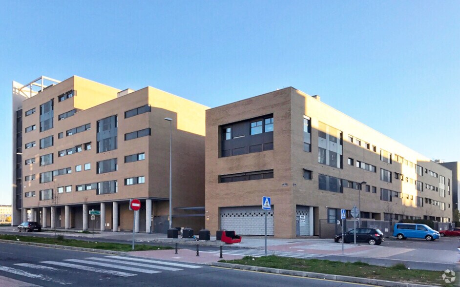 Calle de Alfredo Nobel, 25, Alcorcón, Madrid à vendre - Photo de l’immeuble – Image 2 sur 3