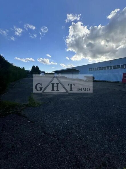 Industriel/Logistique dans Gretz-Armainvilliers à louer - Photo de l’immeuble – Image 2 sur 3