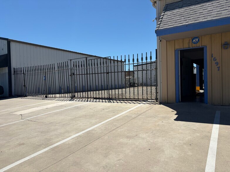 1697 Mccormick St, Turlock, CA à louer - Photo de l’immeuble – Image 3 sur 4