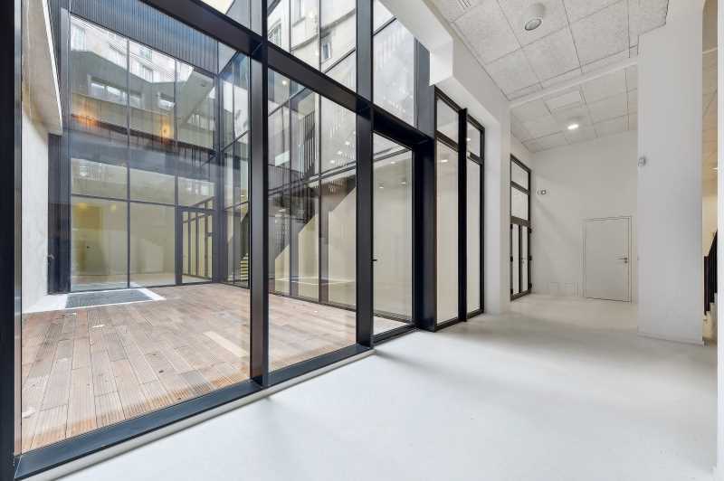 44 Rue Des Vinaigriers, Paris à vendre - Photo intérieure – Image 2 sur 18