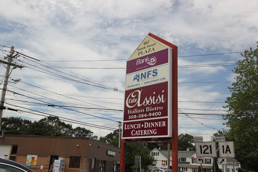 667 South St, Wrentham, MA à louer - Photo de l’immeuble – Image 2 sur 5