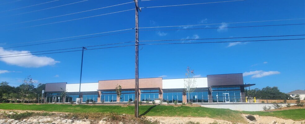 25211 US Hwy 281 N, San Antonio, TX à louer - Photo de l’immeuble – Image 1 sur 5